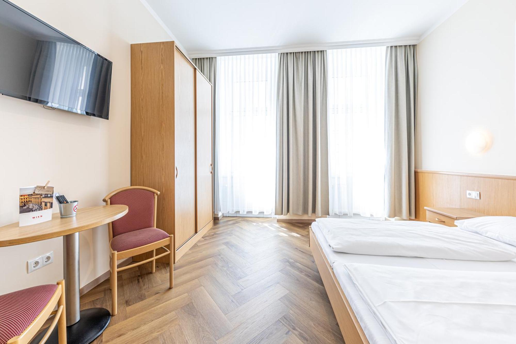 Hotel-pension Fuenfhaus 3*